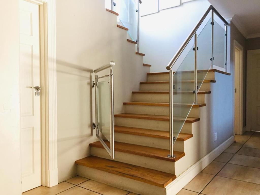 Harbour Close Boutique Villa ケープタウン エクステリア 写真